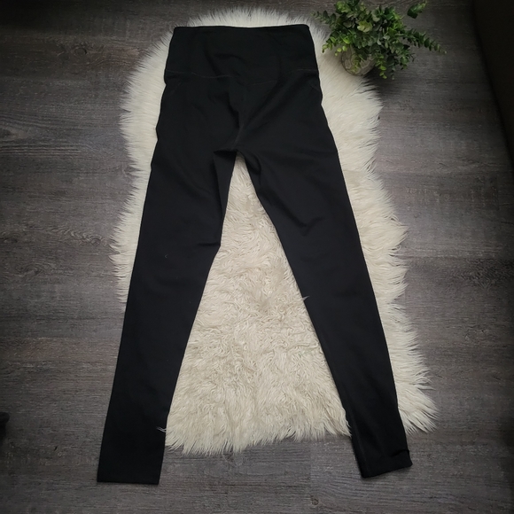 Girlfriend Collective High Rise Compressive Leggings in Black size Medium - Picture 6 of 7